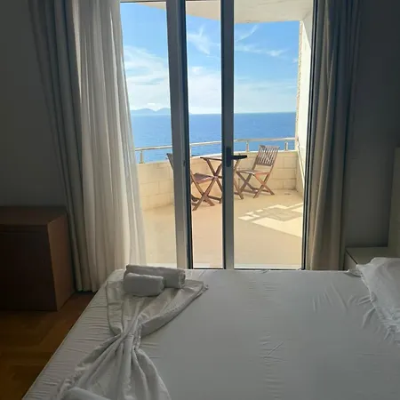 Lusini Hotel 4*
